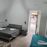 Nocleg ze śniadaniem Revolution 2 Bed E Breakfast