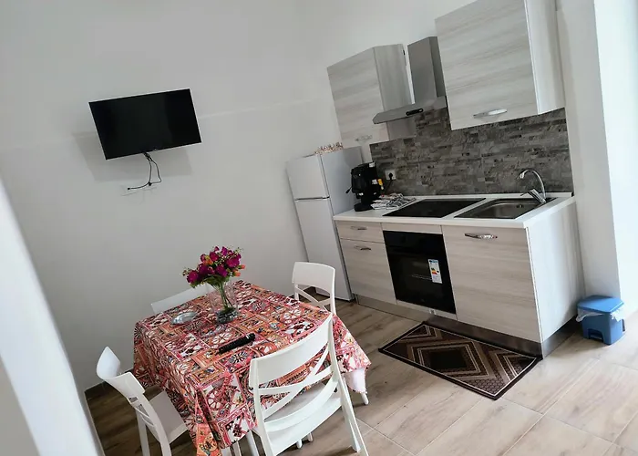 فندق مبيت وإفطار Revolution 2 Bed E Breakfast 3*