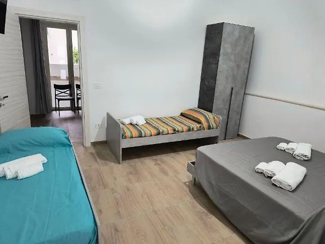 Revolution 2 Bed E Breakfast 3*