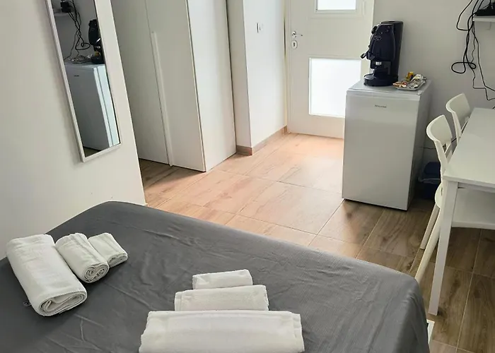 فندق مبيت وإفطار Revolution 2 Bed E Breakfast كازيرتا