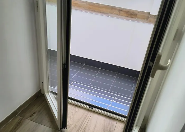 Revolution 2 Bed E Breakfast فندق مبيت وإفطار 3*