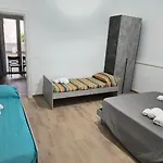 Revolution 2 Bed E Breakfast 3*